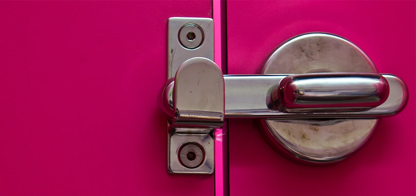 Childproof Gate Lock in East Hemet, California
