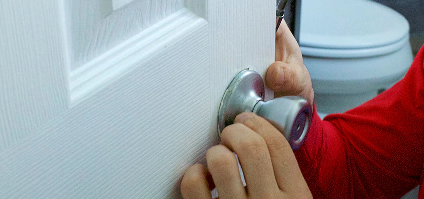 Vintage Door Knob Replacement in East Hemet, CA
